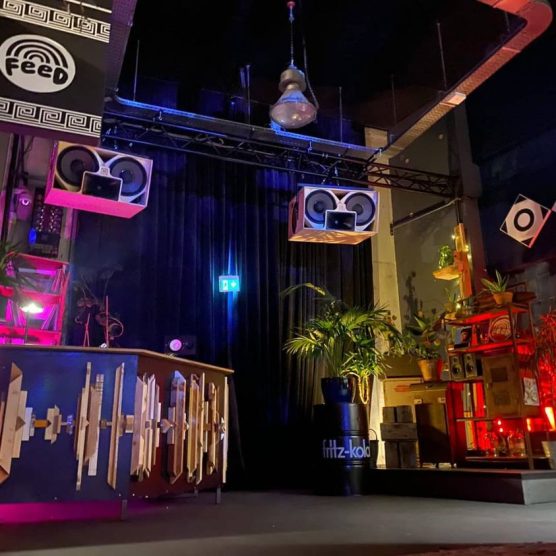 Stand alone full range loudspeaker